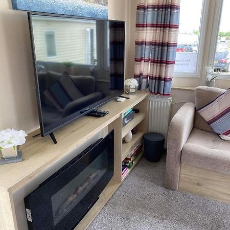 Отель 32 Elm Walk Уитли-Бей Экстерьер фото