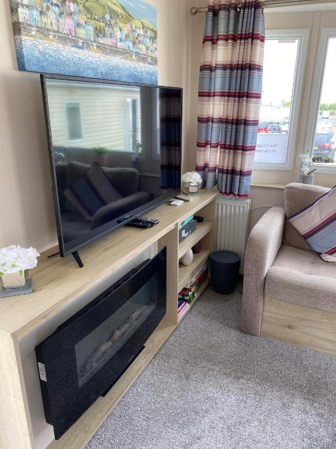 Отель 32 Elm Walk Уитли-Бей Экстерьер фото