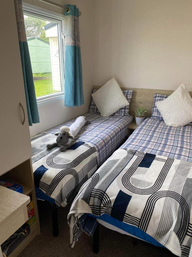 Отель 32 Elm Walk Уитли-Бей Экстерьер фото